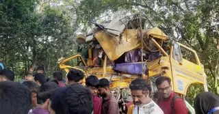 নাটোরে বাস-ট্রাকের সংঘর্ষে নিহত বেড়ে ১৪, আহত ২৬